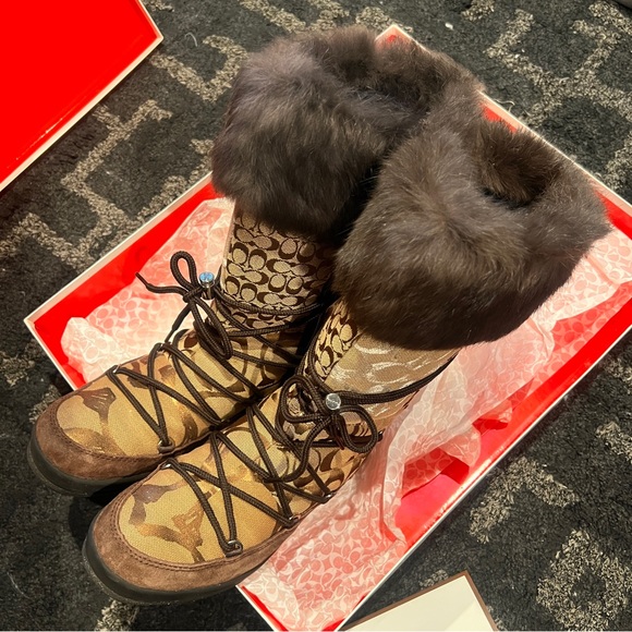 COACH LAURILYN PATCHWORK SIGNATURE CANVAS SUEDE FUR WINTER BOOTS - Picture 5 of 15